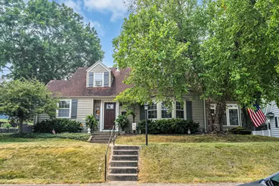 173 W Highland Ave, Burlington, WI 53105 - Photo 3