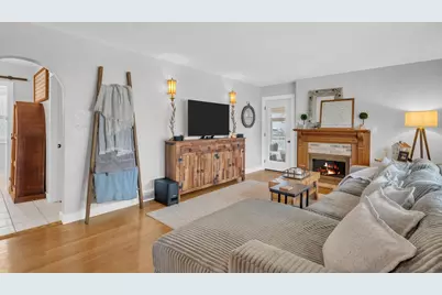 173 W Highland Ave, Burlington, WI 53105 - Photo 5