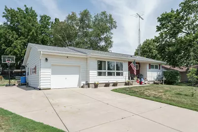 24  Park View Ln, Watertown, WI 53094 - Photo 3