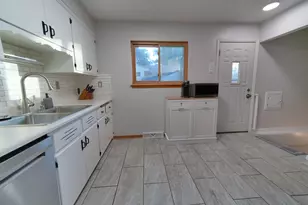 8189 N 54th St, Brown Deer, WI 53223 - Photo 11