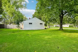 8189 N 54th St, Brown Deer, WI 53223 - Photo 5