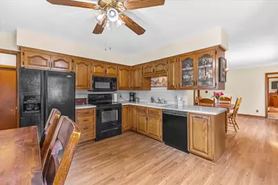 7710 S Logan Ave, Oak Creek, WI 53154 - Photo 9