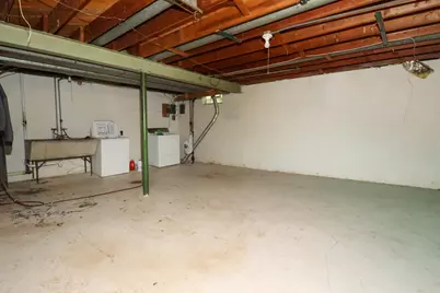 8410 W Villard Ave, Milwaukee, WI 53225 - Photo 11