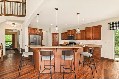 W197N5635  Powell Dr, Menomonee Falls, WI 53051 - Photo 9