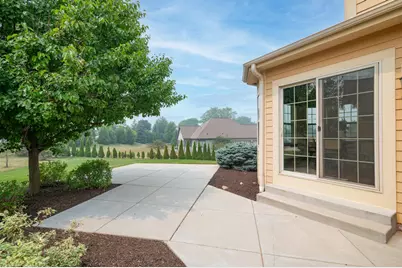W197N5635  Powell Dr, Menomonee Falls, WI 53051 - Photo 35