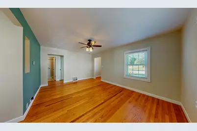 302 E Dodge St, Jefferson, WI 53549 - Photo 9