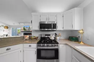 1076 Lakeland Way, Geneva, WI 53147 - Photo 15