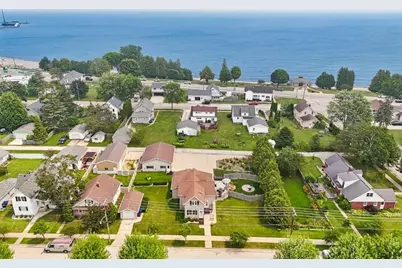 1212  Sixth St, Algoma, WI 54201 - Photo 3
