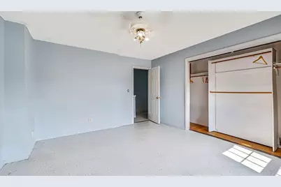 4106 W Cherrywood Ln, Brown Deer, WI 53209 - Photo 9