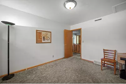 4880 S 37th St, Greenfield, WI 53221 - Photo 19