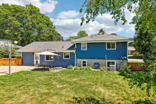 222 Millwood Ln, Waukesha, WI 53188 - Photo 61
