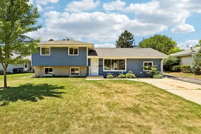 222  Millwood Ln, Waukesha, WI 53188 - Photo 3