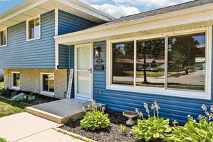 222 Millwood Ln, Waukesha, WI 53188 - Photo 7