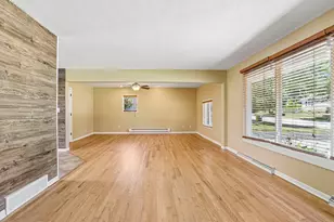 222 Millwood Ln, Waukesha, WI 53188 - Photo 9