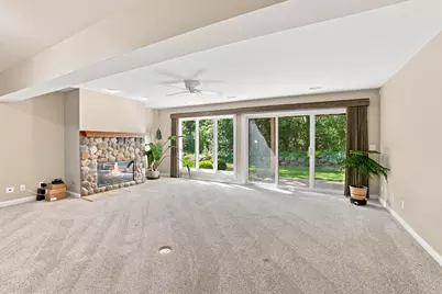 303  Parkview Ct, Hartland, WI 53029 - Photo 23