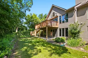 303 Parkview Ct, Hartland, WI 53029 - Photo 3