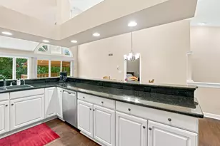 303 Parkview Ct, Hartland, WI 53029 - Photo 13