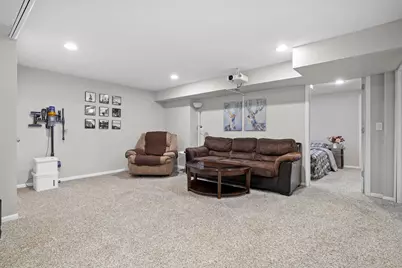 905 E Twin Oaks Dr, Oak Creek, WI 53154 - Photo 27