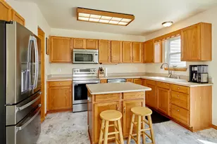 N166W21071 Parkway Dr, Jackson, WI 53037 - Photo 17