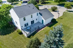 N166W21071 Parkway Dr, Jackson, WI 53037 - Photo 5
