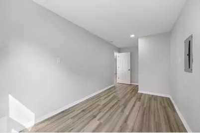 924 N Oakwood Ave, Oconomowoc, WI 53066 - Photo 23