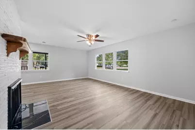 924 N Oakwood Ave, Oconomowoc, WI 53066 - Photo 9