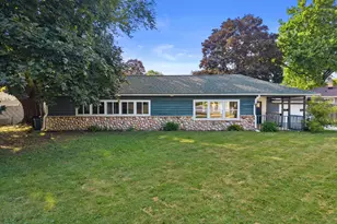 924 N Oakwood Ave, Oconomowoc, WI 53066 - Photo 27