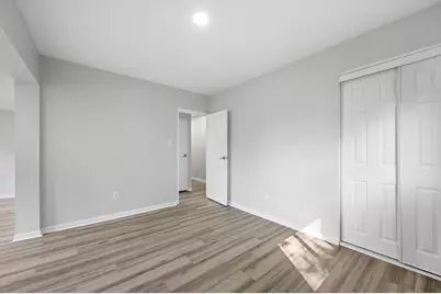 924 N Oakwood Ave, Oconomowoc, WI 53066 - Photo 17