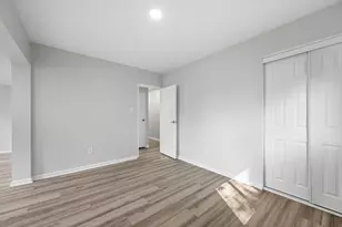 924 N Oakwood Ave, Oconomowoc, WI 53066 - Photo 17