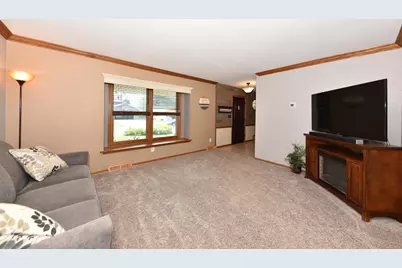 W163N10578  Ridgeview Ln, Germantown, WI 53022 - Photo 11