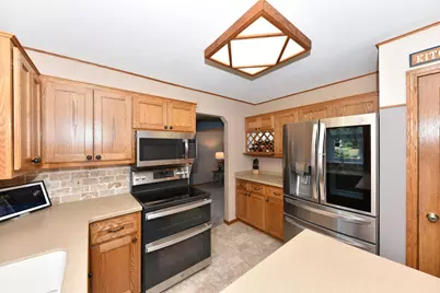 W163N10578  Ridgeview Ln, Germantown, WI 53022 - Photo 19