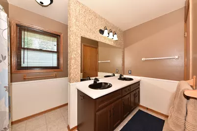 W163N10578  Ridgeview Ln, Germantown, WI 53022 - Photo 29