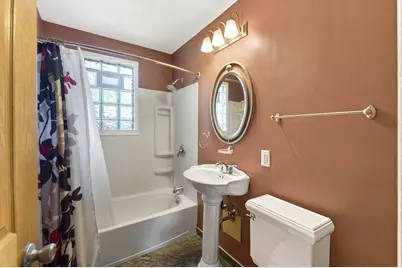 4858 N Iroquois Ave, Glendale, WI 53217 - Photo 15