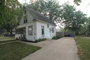 608 S Browns Lake Dr, Burlington, WI 53105 - Photo 3