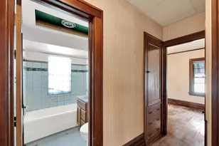 2136 S 72nd St, West Allis, WI 53219 - Photo 15