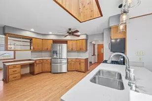 7557 Chapel Hill Ct, Franklin, WI 53132 - Photo 19