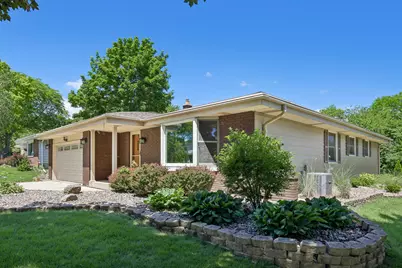 7557  Chapel Hill Ct, Franklin, WI 53132 - Photo 7