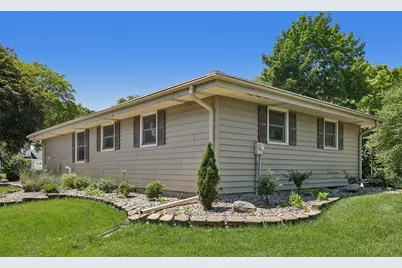 7557  Chapel Hill Ct, Franklin, WI 53132 - Photo 33