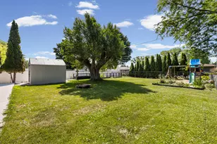 503 Linden Ave, Hartford, WI 53027 - Photo 5