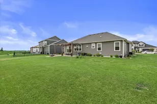 35077 Yahara Dr, Summit, WI 53066 - Photo 37