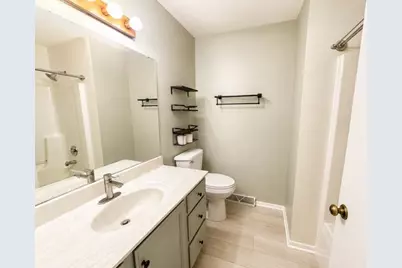 4735  57th St, Kenosha, WI 53144 - Photo 9