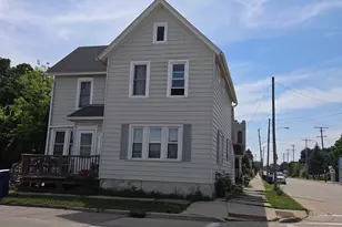 1654 St Clair St, Racine, WI 53402 - Photo 3