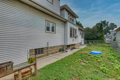 2213 S 74th St, West Allis, WI 53219 - Photo 19