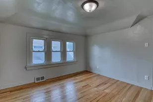 2213 S 74th St, West Allis, WI 53219 - Photo 9