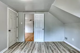 2213 S 74th St, West Allis, WI 53219 - Photo 13