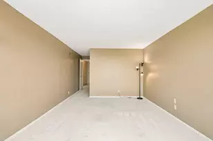 2525 S Shore Dr, Milwaukee, WI 53207 - Photo 43