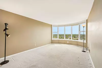 2525 S Shore Dr #14B, Milwaukee, WI 53207 - Photo 5