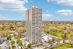 2525 S Shore Dr, Milwaukee, WI 53207 - Photo 45