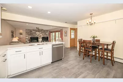 3303 S 123rd St, West Allis, WI 53227 - Photo 9