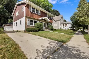 6639 Hillside Ln, Wauwatosa, WI 53213 - Photo 3